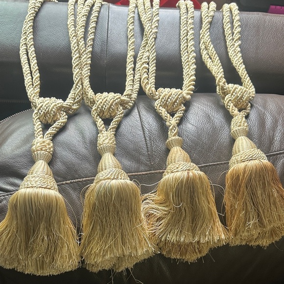 Elegant Beige & White Curtain Ties Tassel Rope - Picture 9 of 10